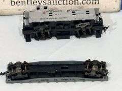 ATHEARN SOUTHERN PACIFIC #1177 CUPOLA CABOOSE W/ U.S. NAVY 311 FLATCAR, HO-SCALE