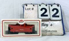 MODEL POWER HO-SCALE 9125 RED SAFETY CABOOSE