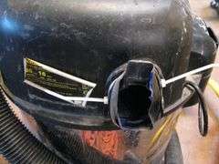 DEWALT 10 GALLON STAINLESS STEEL WET/DRY SHOP VACUUM