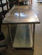 STAINLESS STEEL TABLE, 5X3X3