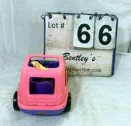 FISHER PRICE LITTLE PEOPLE PINK CAR