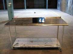 METAL STAINLESS TABLE ON WHEELS, 5' X 3' X 3'