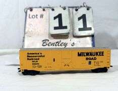 BACHMANN HO-SCALE MILWAUKEE ROAD BOXCAR, MILW56500
