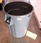 44 GALLON BRUTE TRASHCAN, NO WHEELS