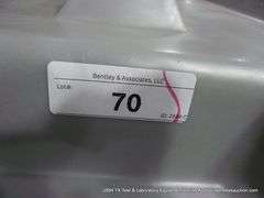 LARGE GREY HARDIGG HEAVY DUTY EQUIPMENT CASE, 21" X 24" X 12"