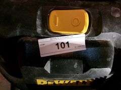 DEWALT 10 GALLON STAINLESS STEEL WET/DRY SHOP VACUUM