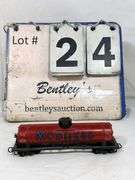 VINTAGE HO-SCALE MOBILGAS 1 HATCH RED TANKER CAR