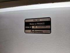 FELLOWS PB300 COMB BINDING MACHINE