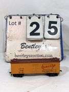 LIFELIKE OR RAPIDO HO-SCALE DUBUQUE PACKING CO. URTX 4750 REFRIGERATOR CAR W/ HO-SCALE PENNSYLVANIA 