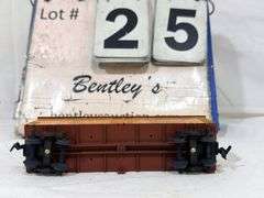 LIFELIKE OR RAPIDO HO-SCALE DUBUQUE PACKING CO. URTX 4750 REFRIGERATOR CAR W/ HO-SCALE PENNSYLVANIA 