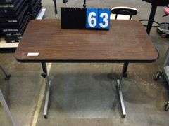 ADJUSTABLE WOOD TABLE W/ METAL LEGS