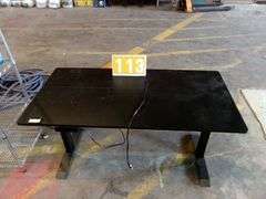 BLACK ELECTRIC ADJUSTABLE HEIGHT STANDING DESK