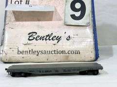 ATHEARN SOUTHERN PACIFIC #1177 CUPOLA CABOOSE W/ U.S. NAVY 311 FLATCAR, HO-SCALE