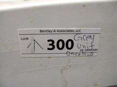 COMMERCIAL HVAC VENTILATION SYSTEM - **BUYER IS RESPONSIBLE FOR REMOVING FROM THE CEILING! SEE ADDIT