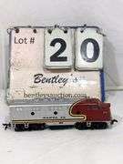 MODEL POWER HO-SCALE 6730 F3 LOCOMOTIVE, SANTA FE