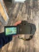 NIKON DIGITAL CAMERA D5600 W/ CASE - WORKS