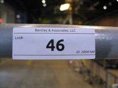 METAL CLOTHING RACK ON WHEELS: MISC GROWING ITEM