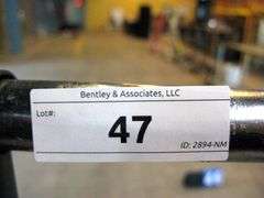 METAL CLOTHING RACK ON WHEELS