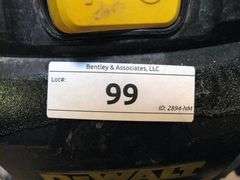 DEWALT 10 GALLON STAINLESS STEEL WET/DRY SHOP VACUUM