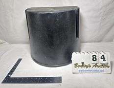 RUBBERMAID FOOTSTOOL, B1K