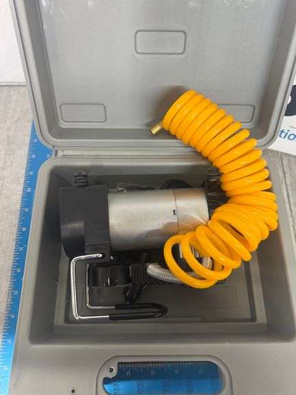 HEAVY DUTY AIR COMPRESSOR, 12 AMP, 140 PSI W/ CASE - Bentley ...
