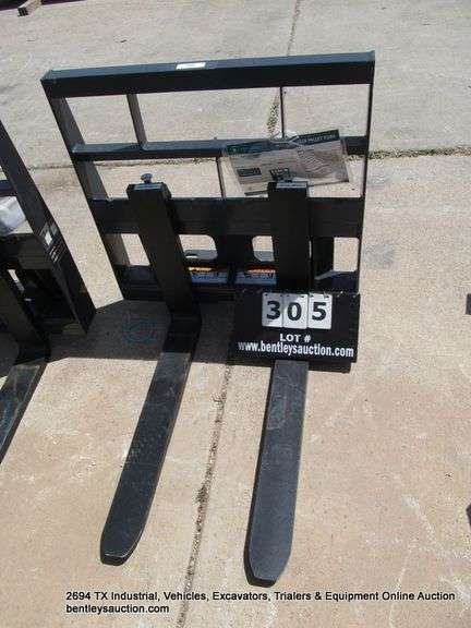 WOLVERINE MP-11-2500G MINI SKID STEER PALLET FORK, S/N ZW-00068