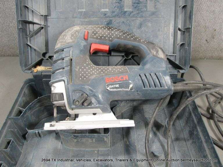 BOSCH JS470E JIG SAW W/ CASE