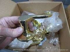 LOT: DOOR HANDLES & LIGHT FIXTURE