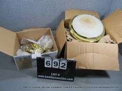 LOT: DOOR HANDLES & LIGHT FIXTURE