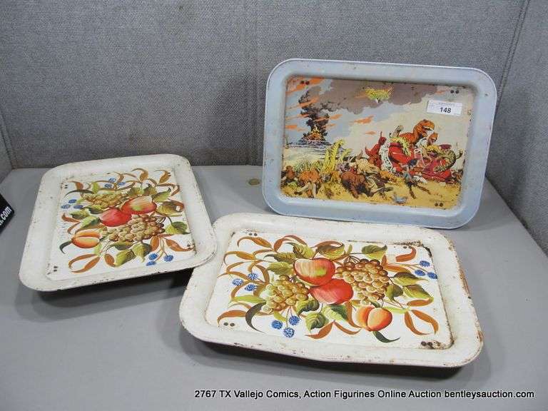 LOT: (3) RETRO TV EATING TRAYS