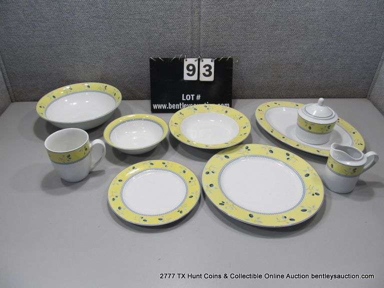 ROYAL DOULTON BLEBERRY 88 PC CHINA SET: 14 CUPS, SUGAR & CREAMER, 10 BOWLS 6.5", (2) SALAD PLATES 9"