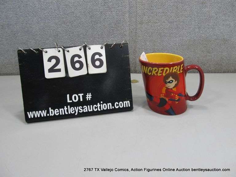 DISNEY MRS. INCREDIBLE RED MUG