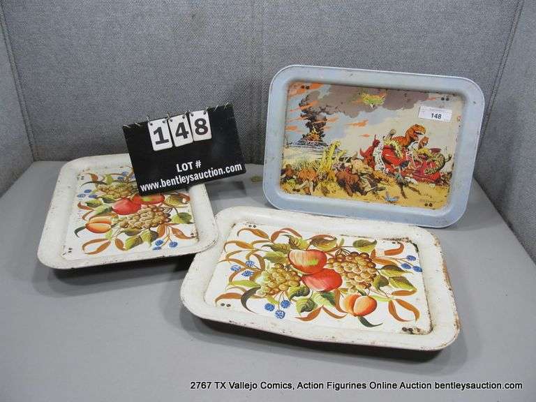 LOT: (3) RETRO TV EATING TRAYS