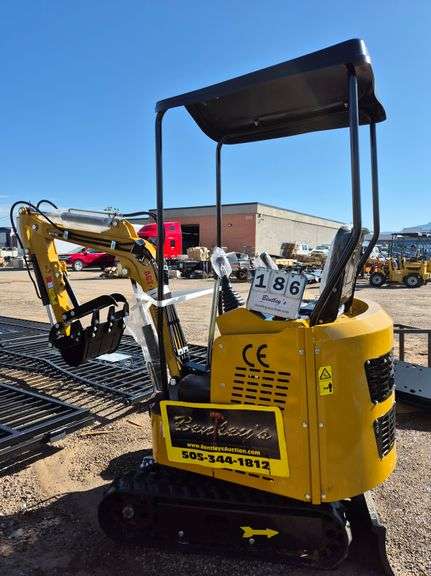 2024/2025 AGT MINI EXCAVATOR MODEL: H15R - 420CC GAS ENGINE, E/N: H15R20250105M0037 (KEY)
