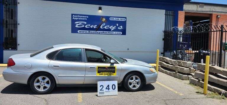 2003  FORD  TAURUS  SEDAN  128,460 MILES