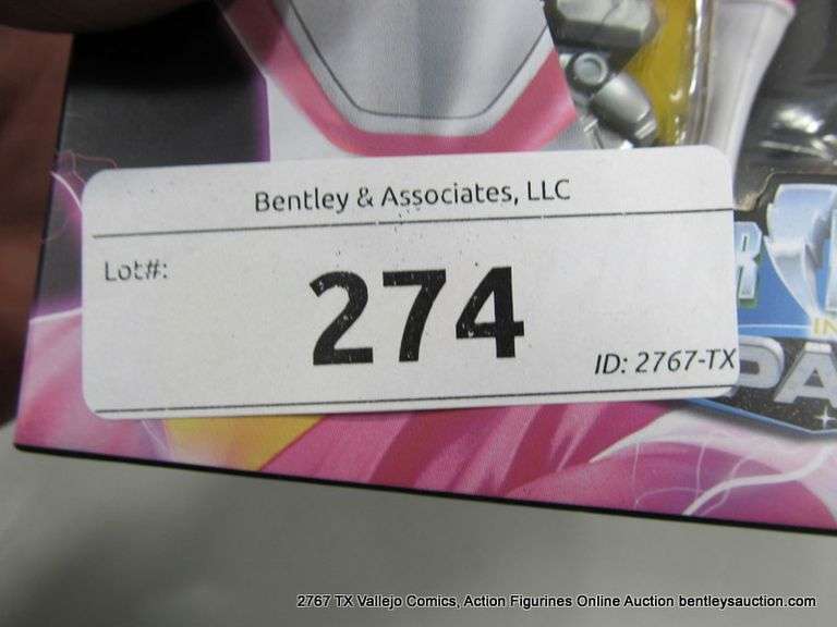SABAN'S POWER RANGRS LEGACY COLLECTION PINK RANGER FIGURE