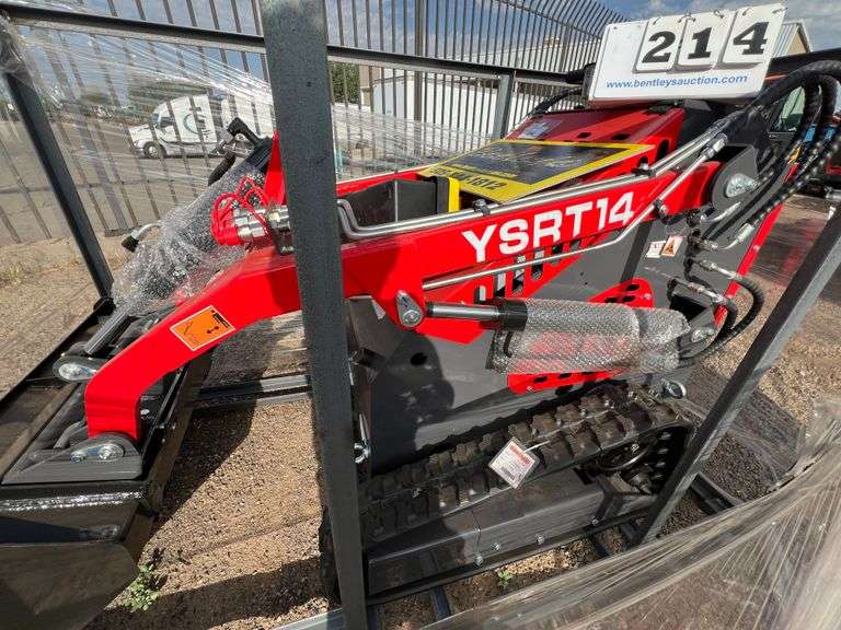 2024/2025 AGT SKID STEER LOADER MODEL: YSRT14 - RATO GASOLINE ENGINE, S/N: YSRT142025L010112