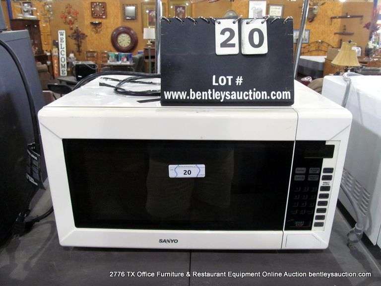 SANYO WHITE MICROWAVE, M# EM-S9519W
