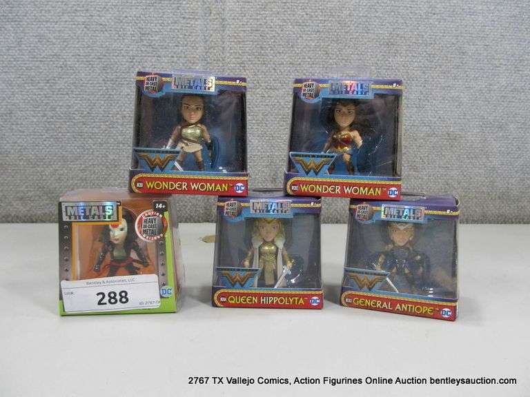 DC LOT: (3) DC FIGURES - WONDER WOMAN