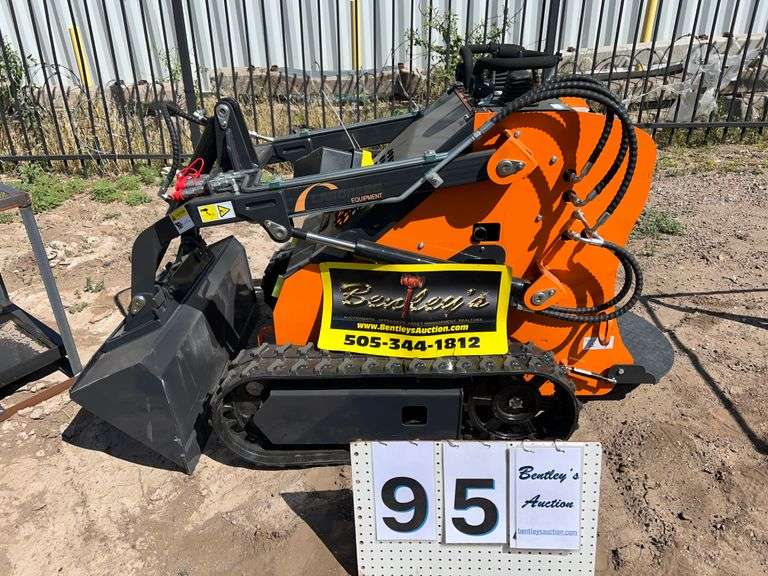 2025 LANDHERO MINI SKID STEER LOADER MODEL: LDH-T460, (KEY)