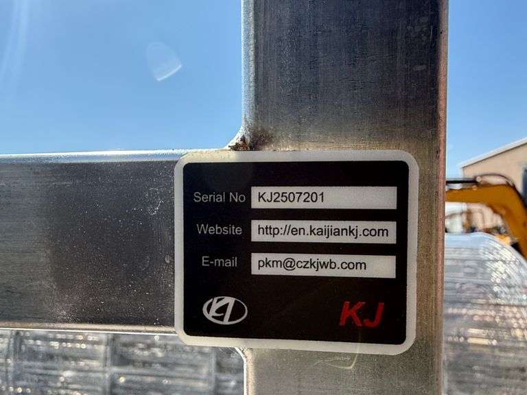 2025 KJ HOT DIP GALVANIZED WELDED WIRE MESH MODEL: K0520, 5' X 66'