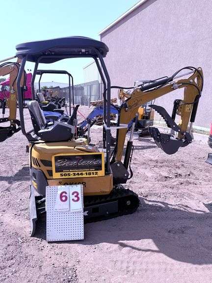 2025 CFG MINI EXCAVATOR MODEL: QK18R - RATO GASOLINE ENGINE, S/N: QK18R202505010122 (KEY)