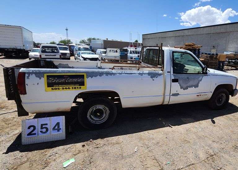 1993  CHEVROLET  GMT-400  1/2 TON  PICKUP W/ LIFT GATE  140,327 MILES