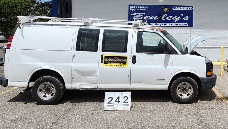 2004  CHEVROLET  EXPRESS  2500 (3/4 TON)  CARGO VAN  208,873 MILES