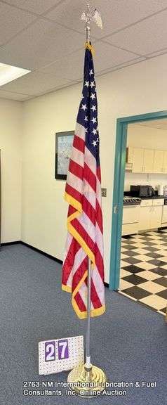 USA FLAG W/ EAGLE STAND