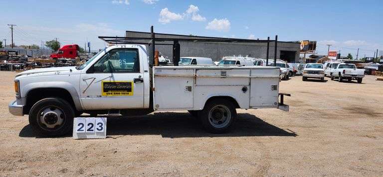1995  CHEVROLET  GMT-400 TRUCK  1 TON  SERVICE BED  150,660 MILES