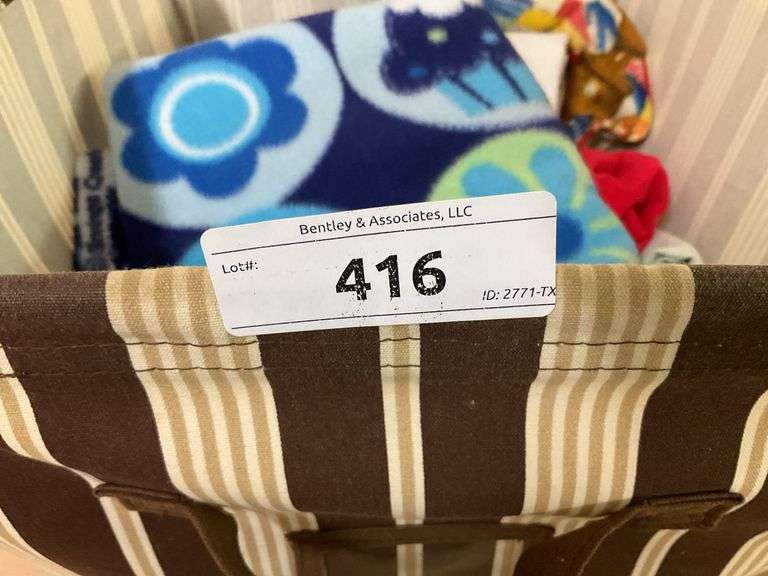 BROWN STRIPED BASKET: BLANKETS