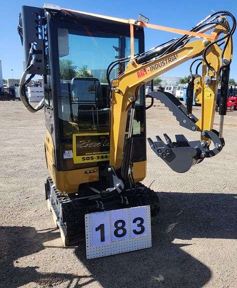 2024/2025 MINI EXCAVATOR MODEL: QK18RXS-C - RATO GASOLINE ENGINE, S/N: QK18RXS-C25010205 (KEY)