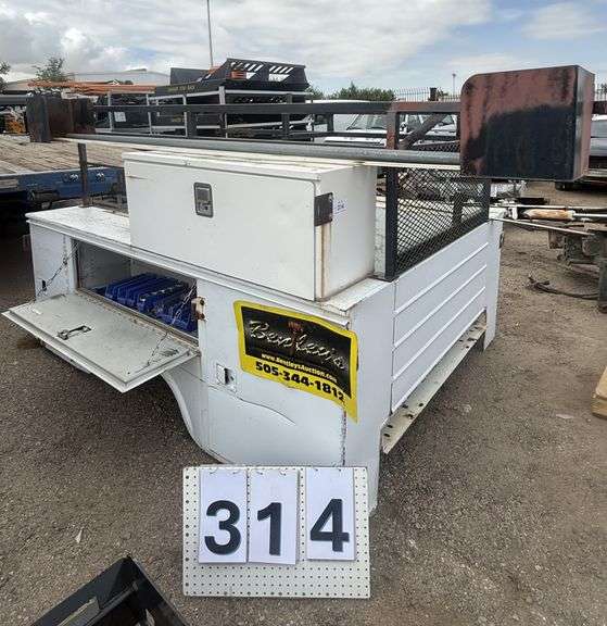CLARK UTILITY TRUCK BED - FADED/RUST PAINT AND NORMAL WEAR & TEAR ON BODY - WHITE