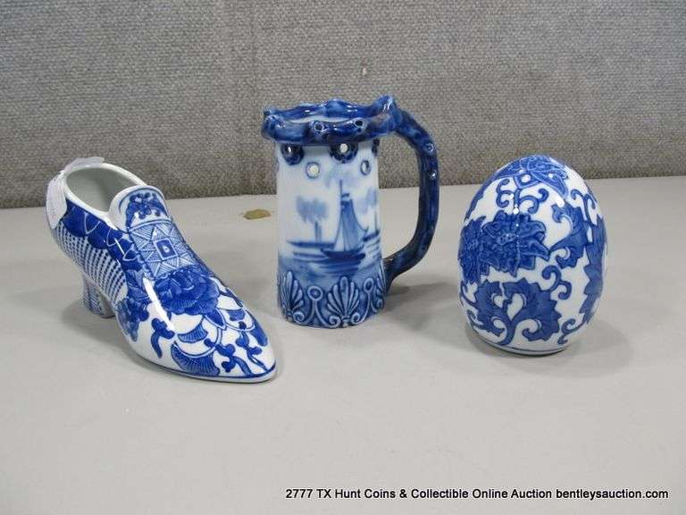 LOT: ORIENTAL BLUE & WHITE SHOE, ORIENTAL EGG & GERMAN BEER STEIN